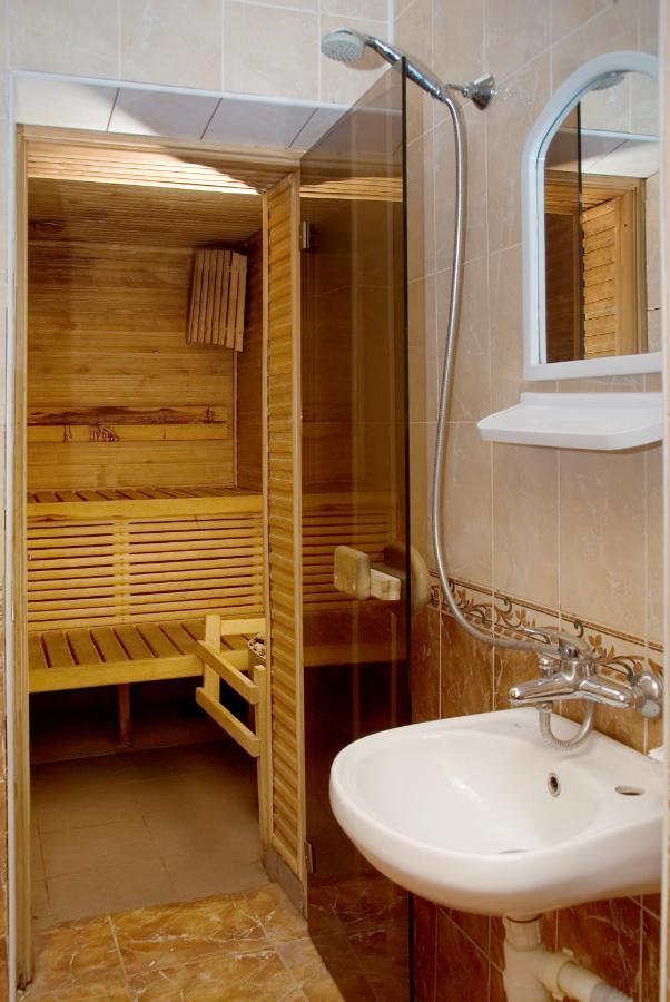 Galitsiya Hotel Lviv Oda fotoğraf